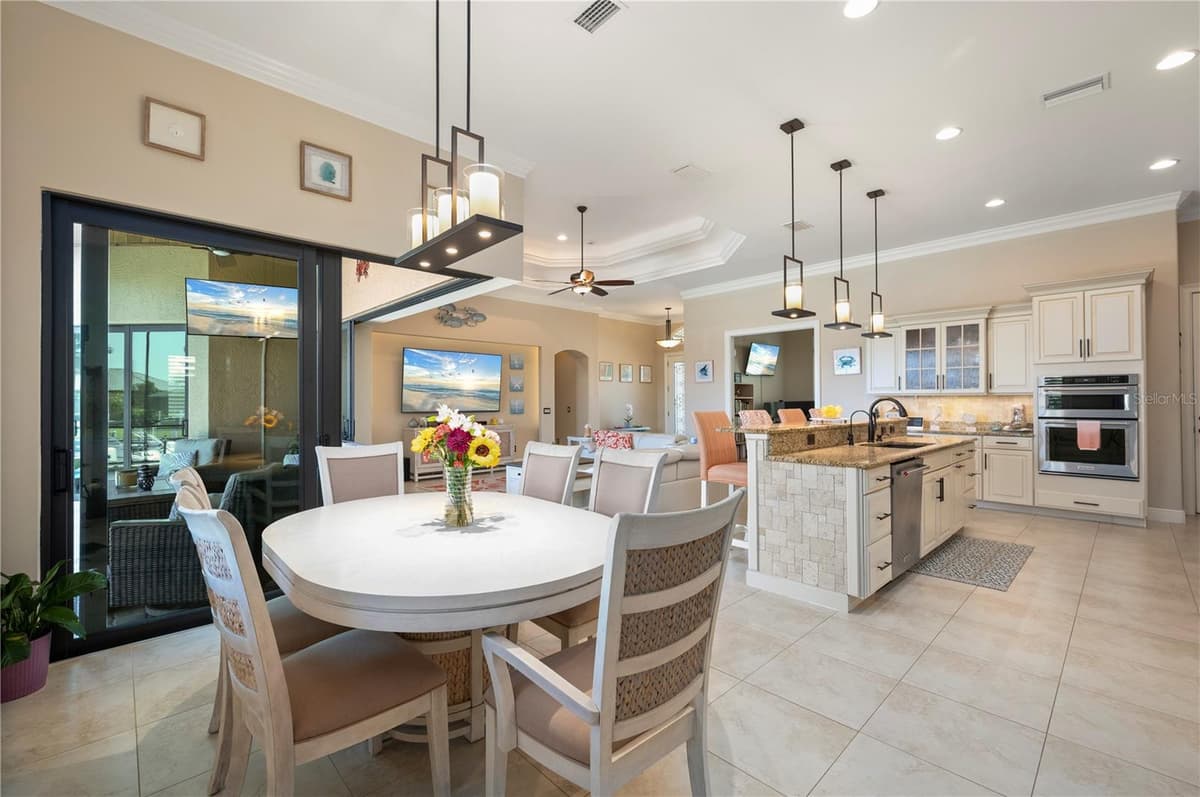 325 SEGOVIA DRIVE — photo 18 of 54