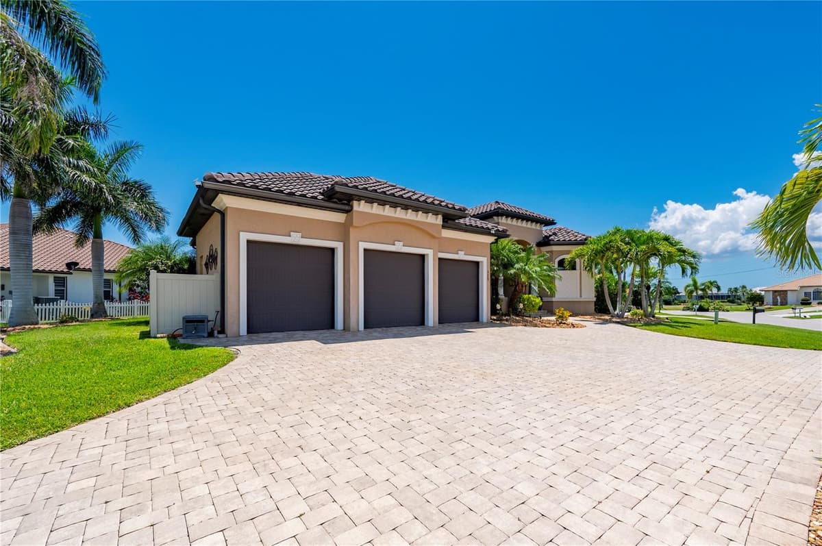 325 SEGOVIA DRIVE — photo 3 of 54