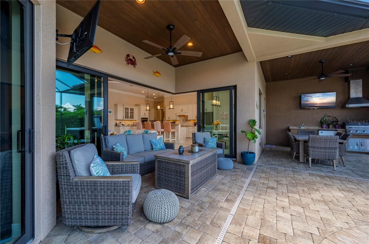 325 SEGOVIA DRIVE — photo 37 of 54