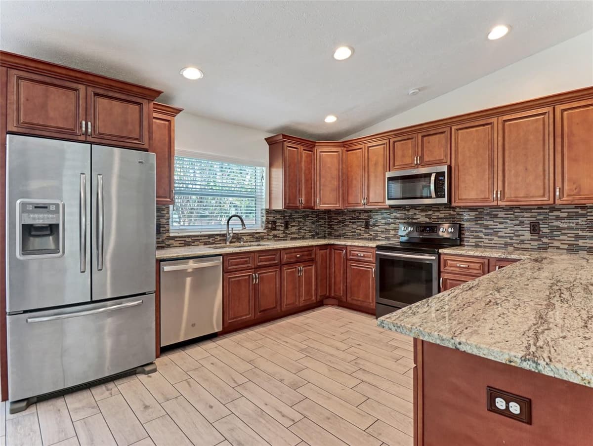 2423 BUCKHORN MANOR DRIVE — photo 13 of 50
