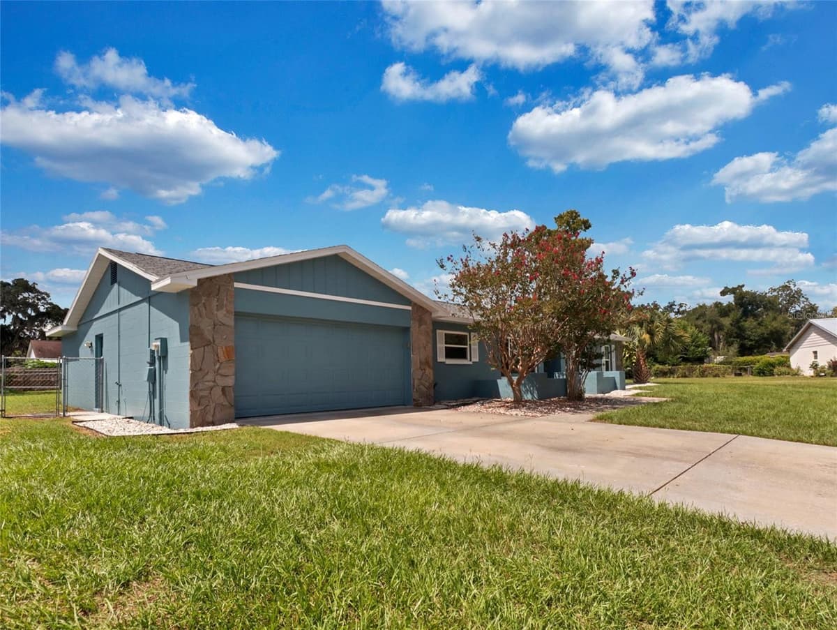 2423 BUCKHORN MANOR DRIVE — photo 5 of 50