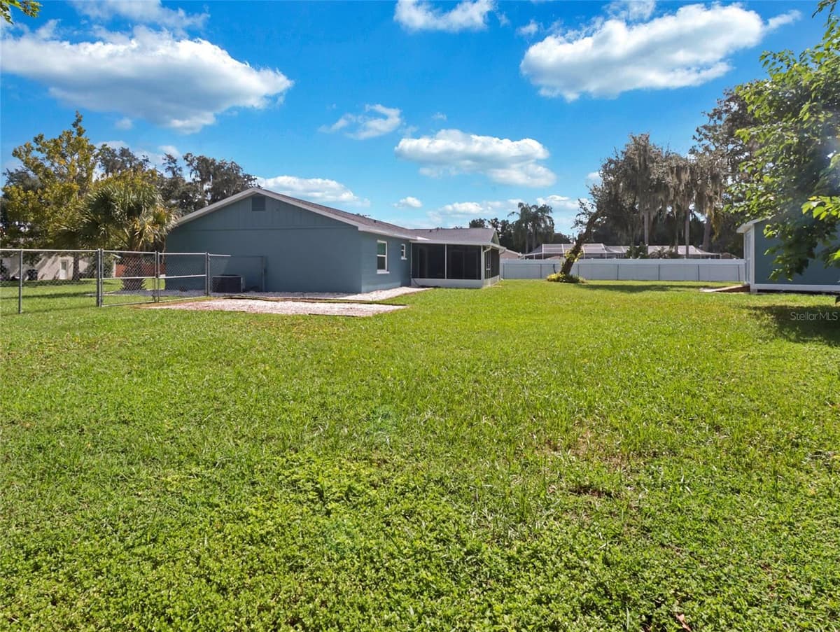 2423 BUCKHORN MANOR DRIVE — photo 6 of 50