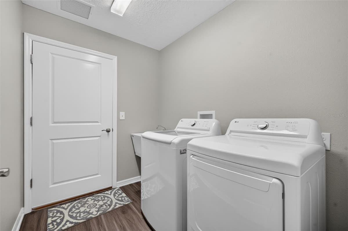 7686 WOODLEY TERRACE — photo 19 of 40