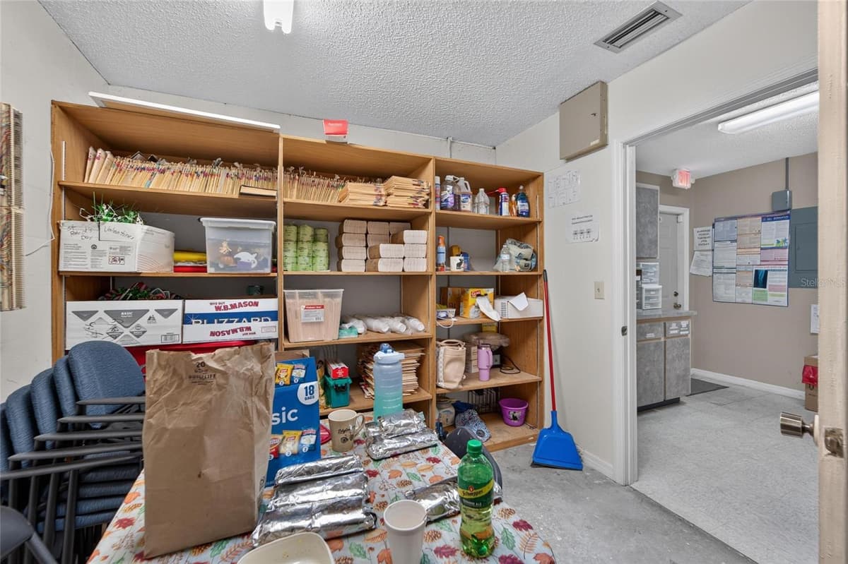 1205 BAKER STREET — photo 24 of 56
