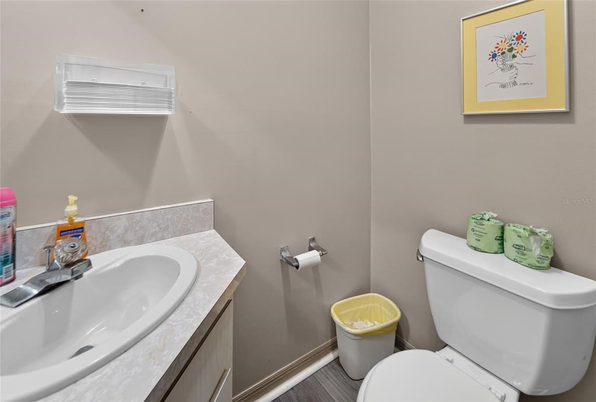 1205 BAKER STREET — photo 16 of 56