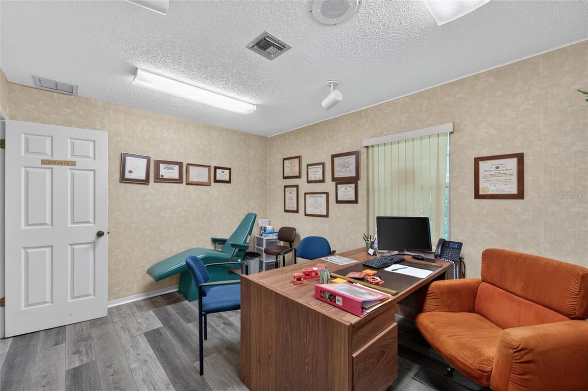 1205 BAKER STREET — photo 13 of 56