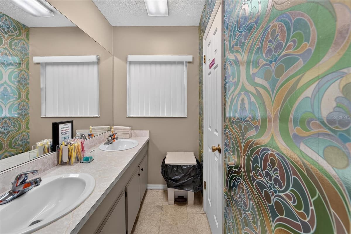 1205 BAKER STREET — photo 21 of 56