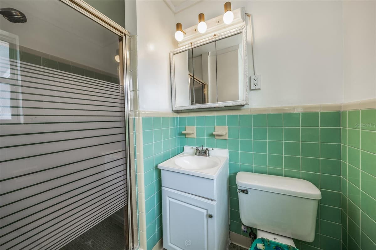 1256 BEL AIRE DRIVE — photo 5 of 38