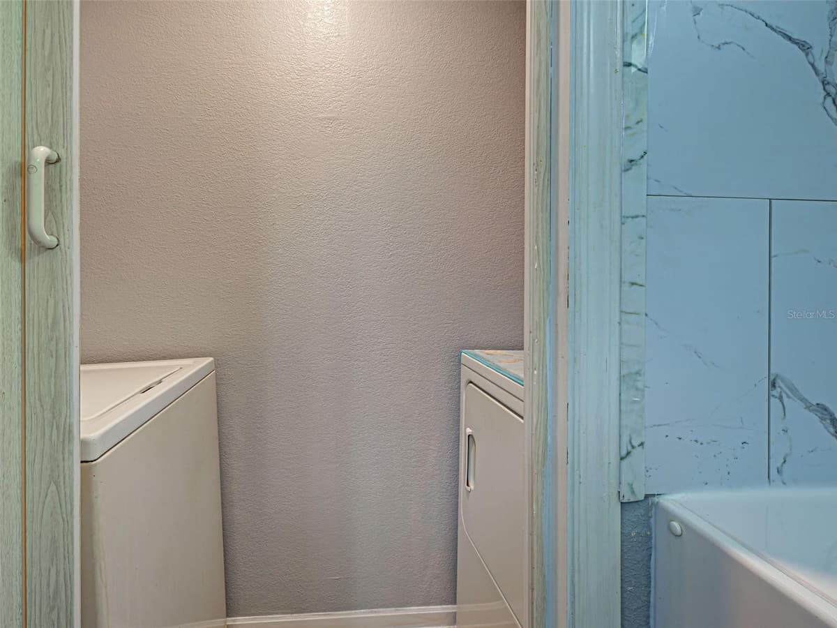 6562 HIKINA DRIVE — photo 28 of 37