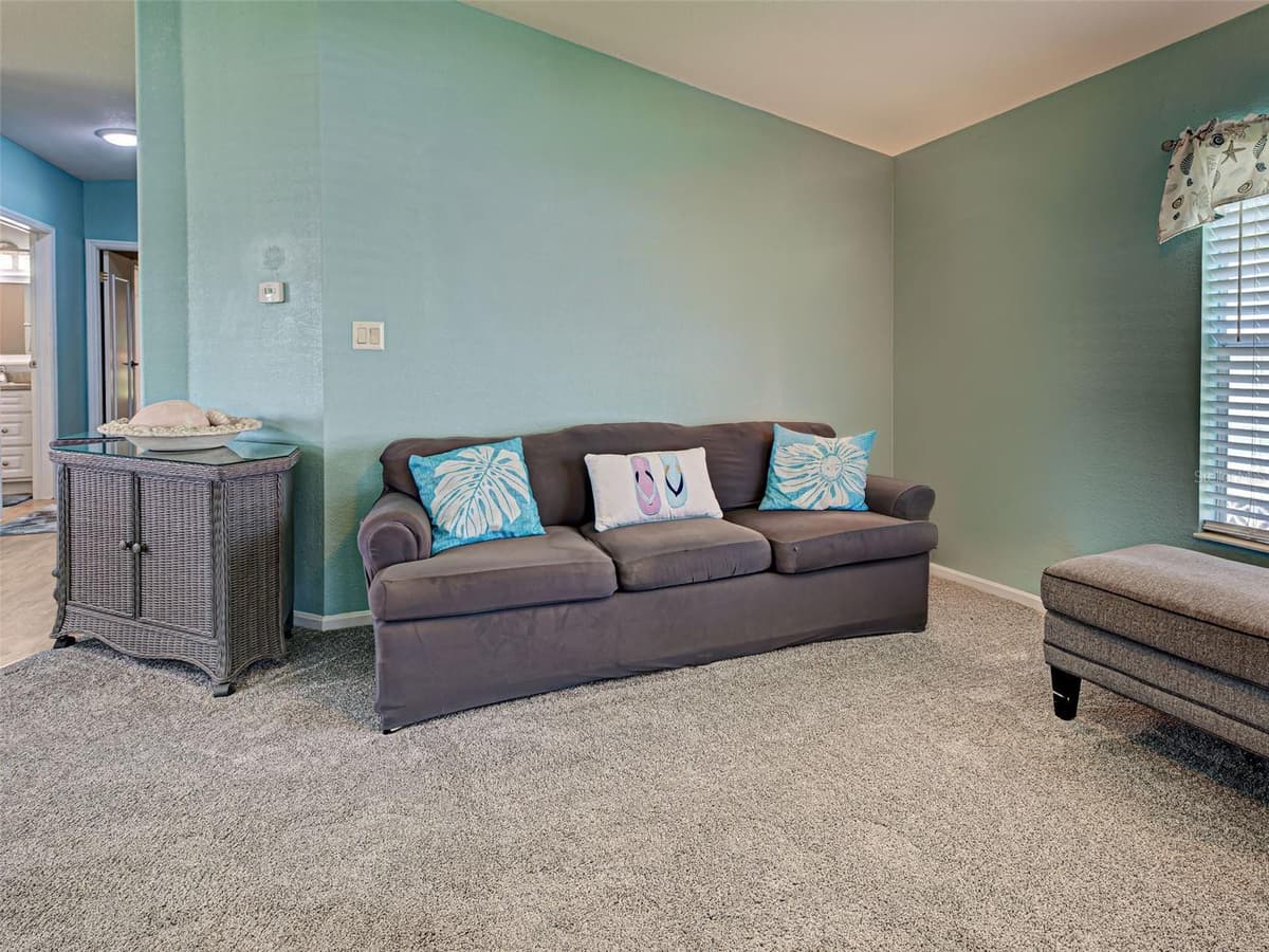 6562 HIKINA DRIVE — photo 7 of 37