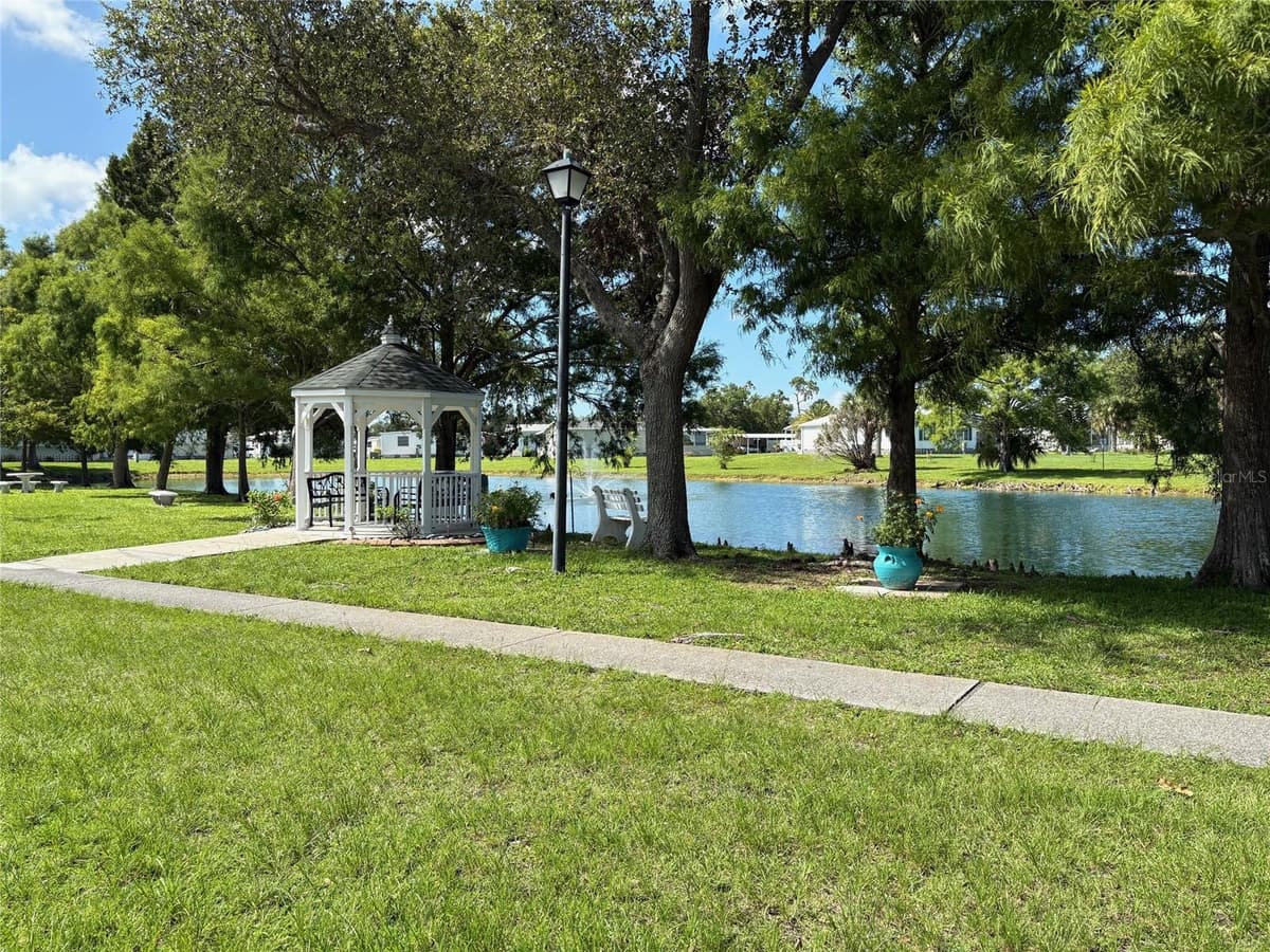 6562 HIKINA DRIVE — photo 36 of 37