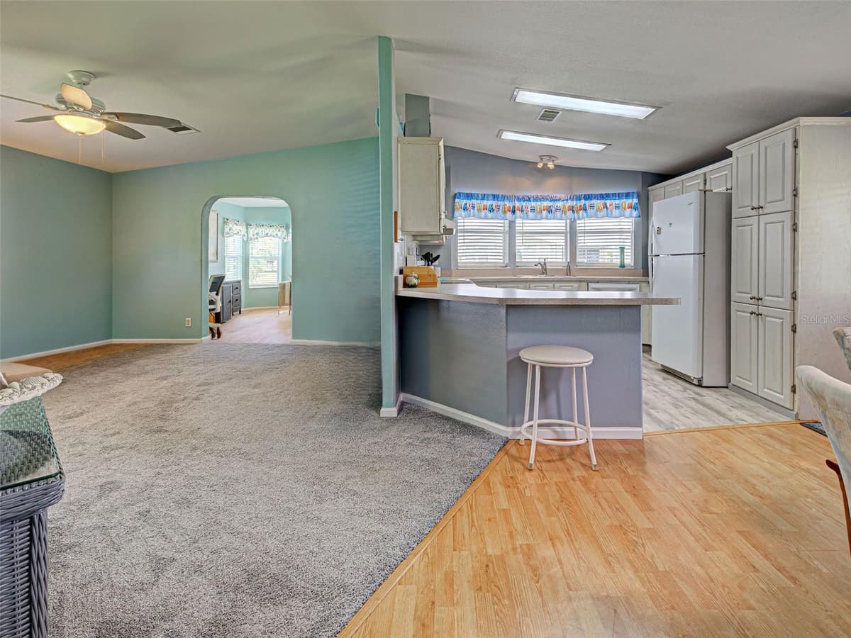 6562 HIKINA DRIVE — photo 9 of 37