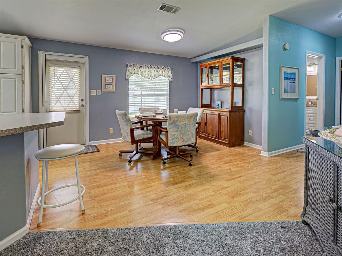 6562 HIKINA DRIVE — photo 10 of 37