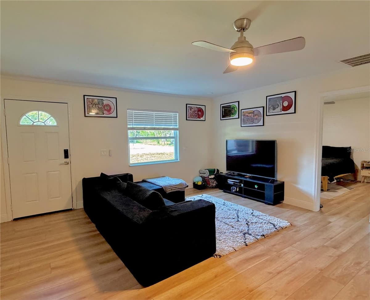 6353 FLORIDA AVENUE — photo 4 of 34