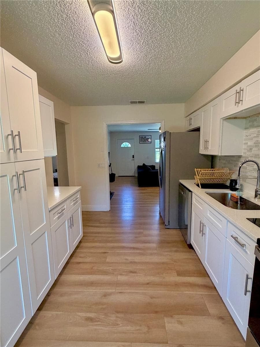 6353 FLORIDA AVENUE — photo 9 of 34
