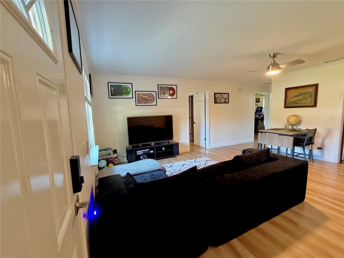 6353 FLORIDA AVENUE — photo 5 of 34