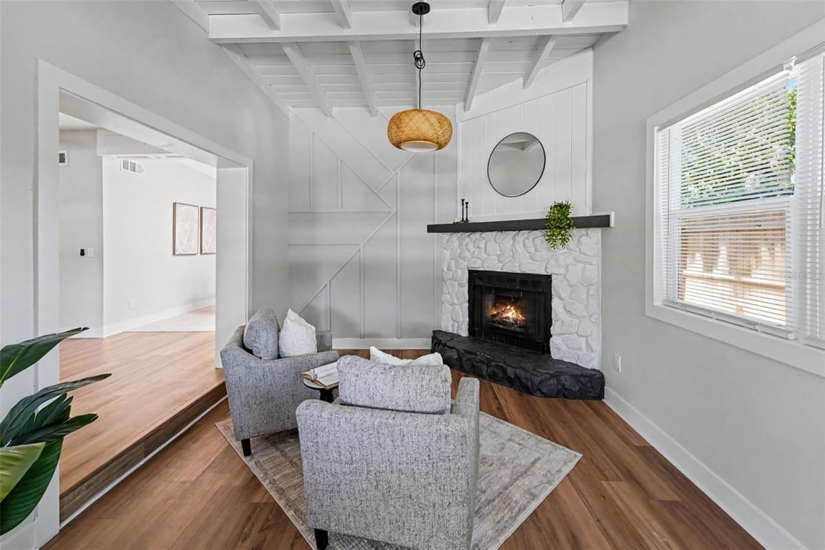 340 55TH AVE S — photo 8 of 26