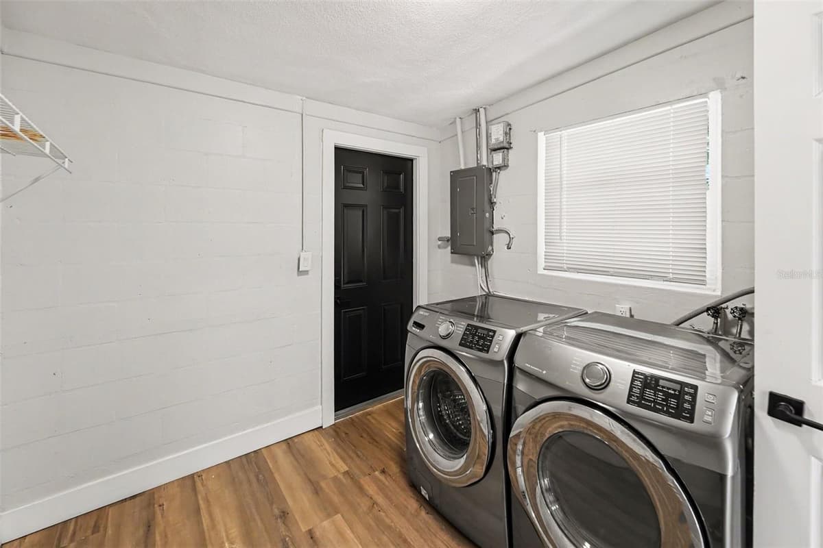 340 55TH AVE S — photo 15 of 26