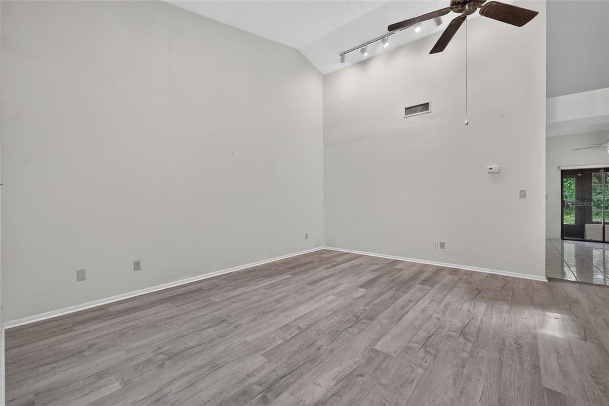 11754 SPRING TREE LANE — photo 5 of 23