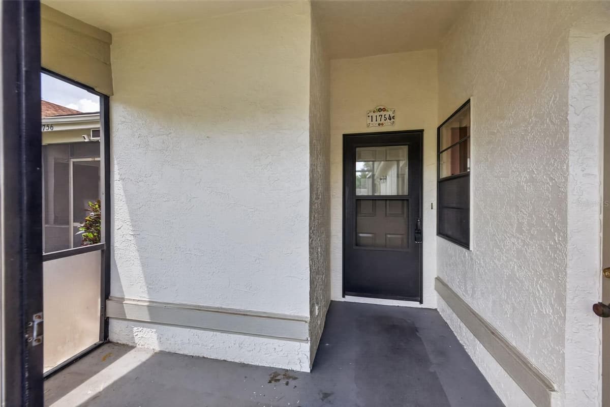 11754 SPRING TREE LANE — photo 4 of 23