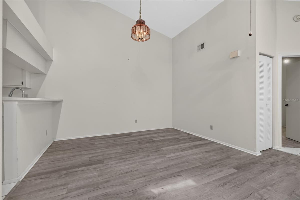 11754 SPRING TREE LANE — photo 7 of 23