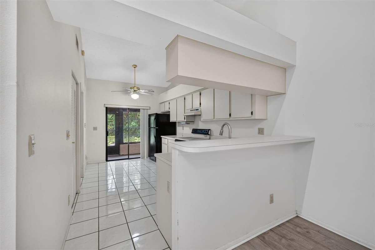11754 SPRING TREE LANE — photo 9 of 23
