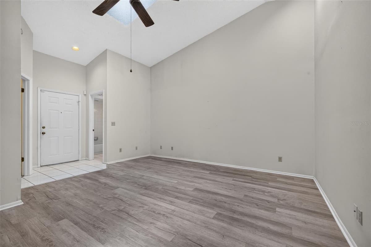11754 SPRING TREE LANE — photo 6 of 23