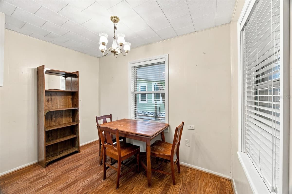 1416 IDLEWILD AVENUE — photo 10 of 27