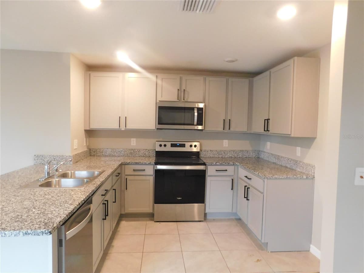 16838 DELIA STREET — photo 5 of 16