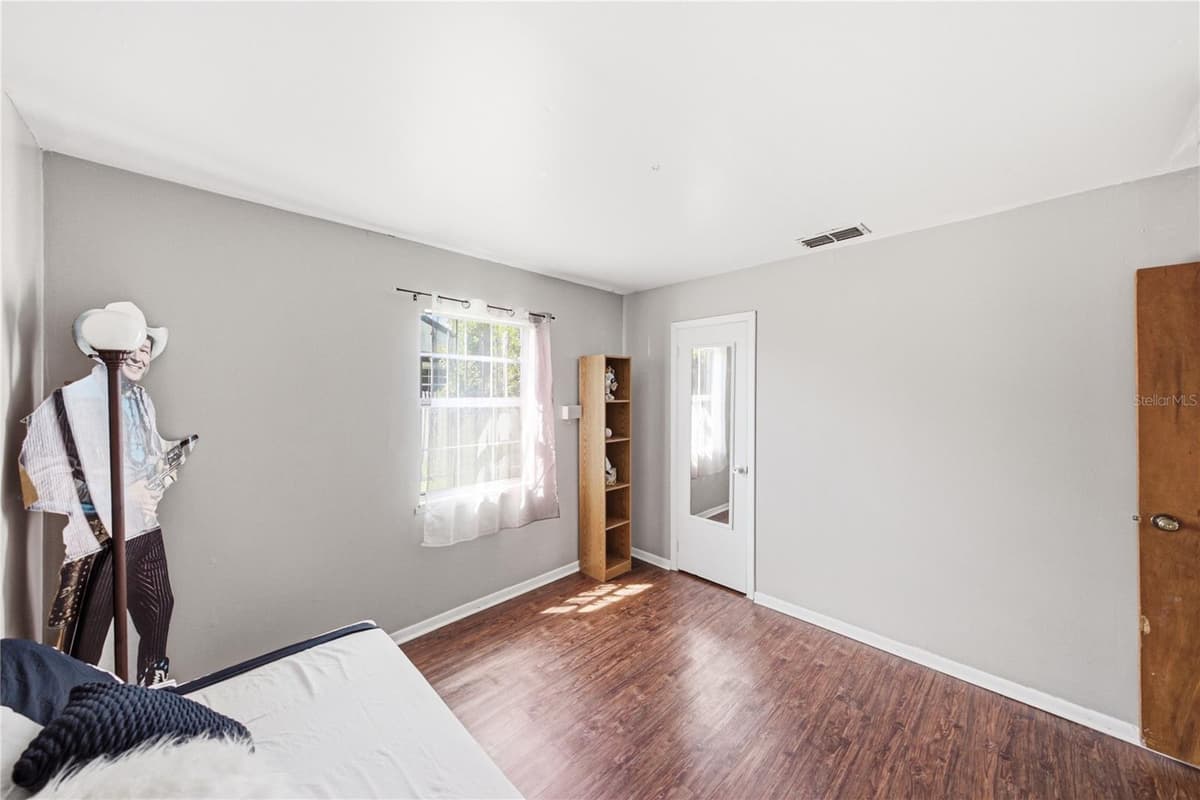 5207 10TH STREET — photo 31 of 44