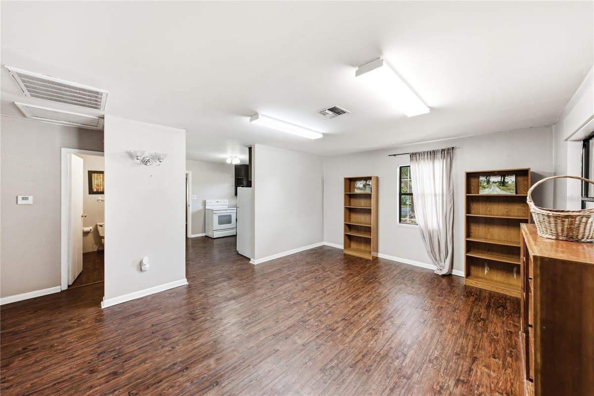 5207 10TH STREET — photo 14 of 44