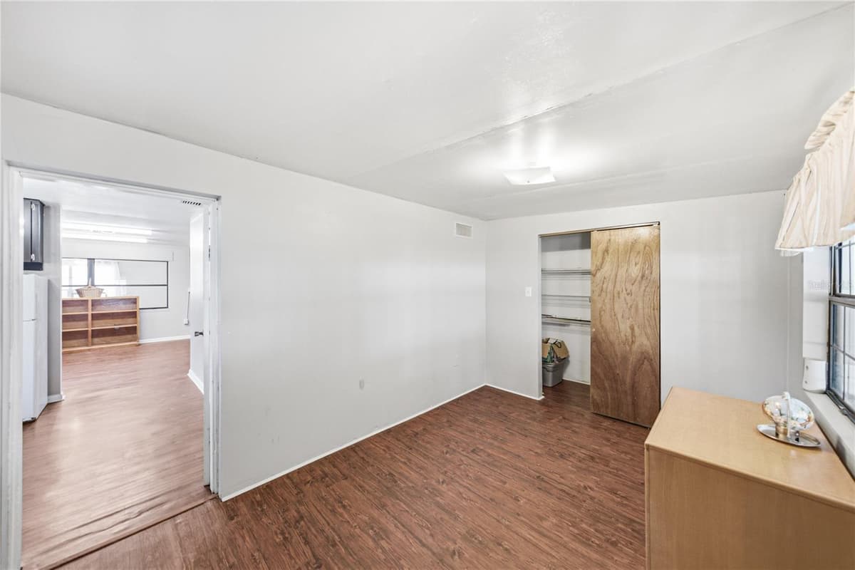 5207 10TH STREET — photo 37 of 44