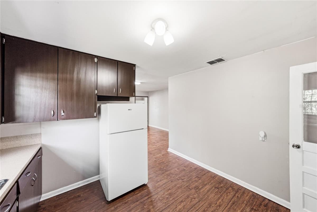 5207 10TH STREET — photo 19 of 44