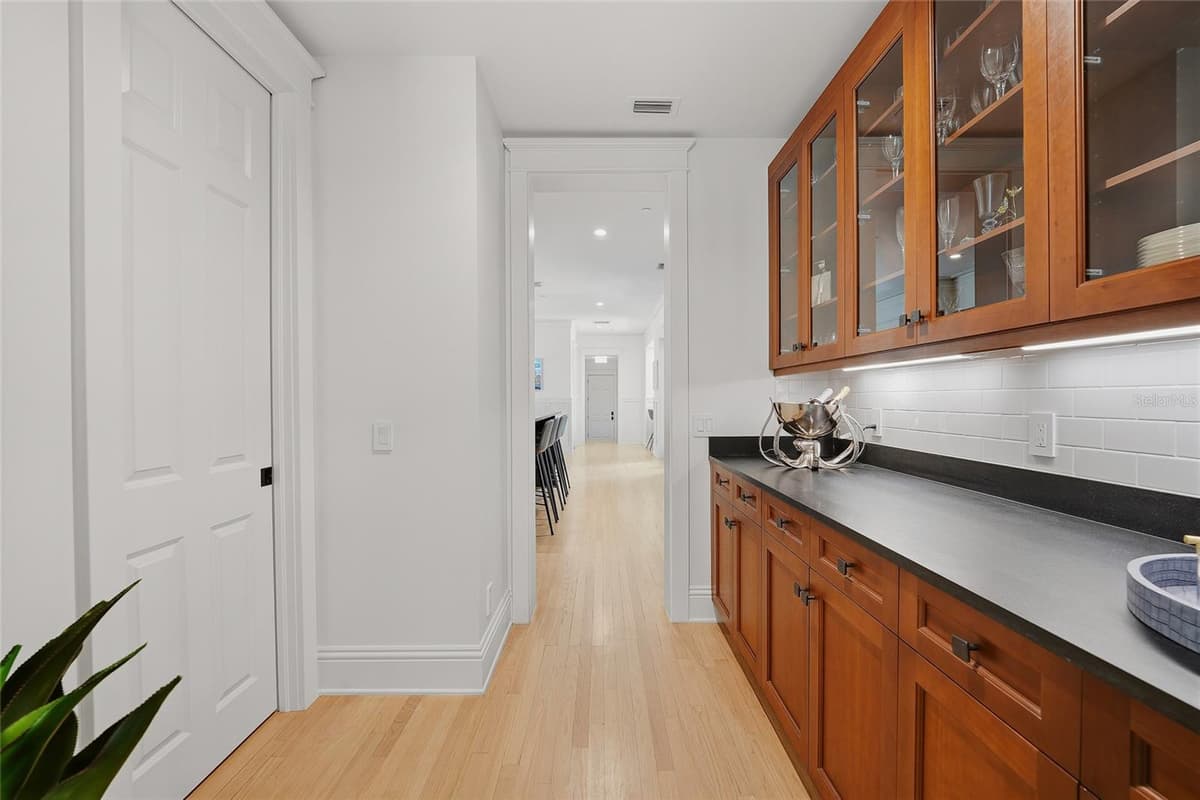 4601 NEW BROAD STREET — photo 16 of 96