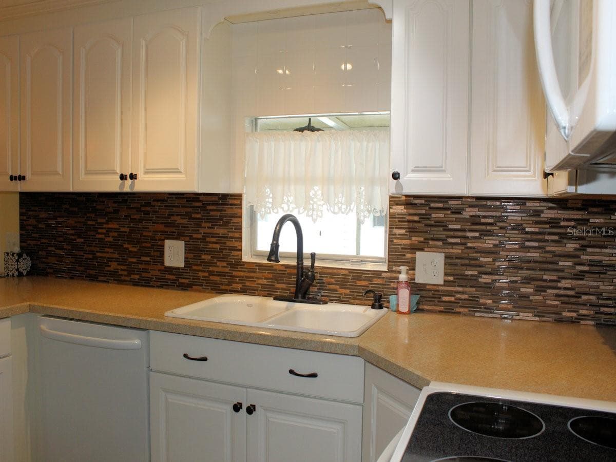 92 THATCH PALM STREET — photo 3 of 15