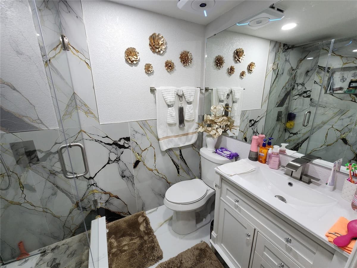 9404 HILLPORT COURT — photo 15 of 36