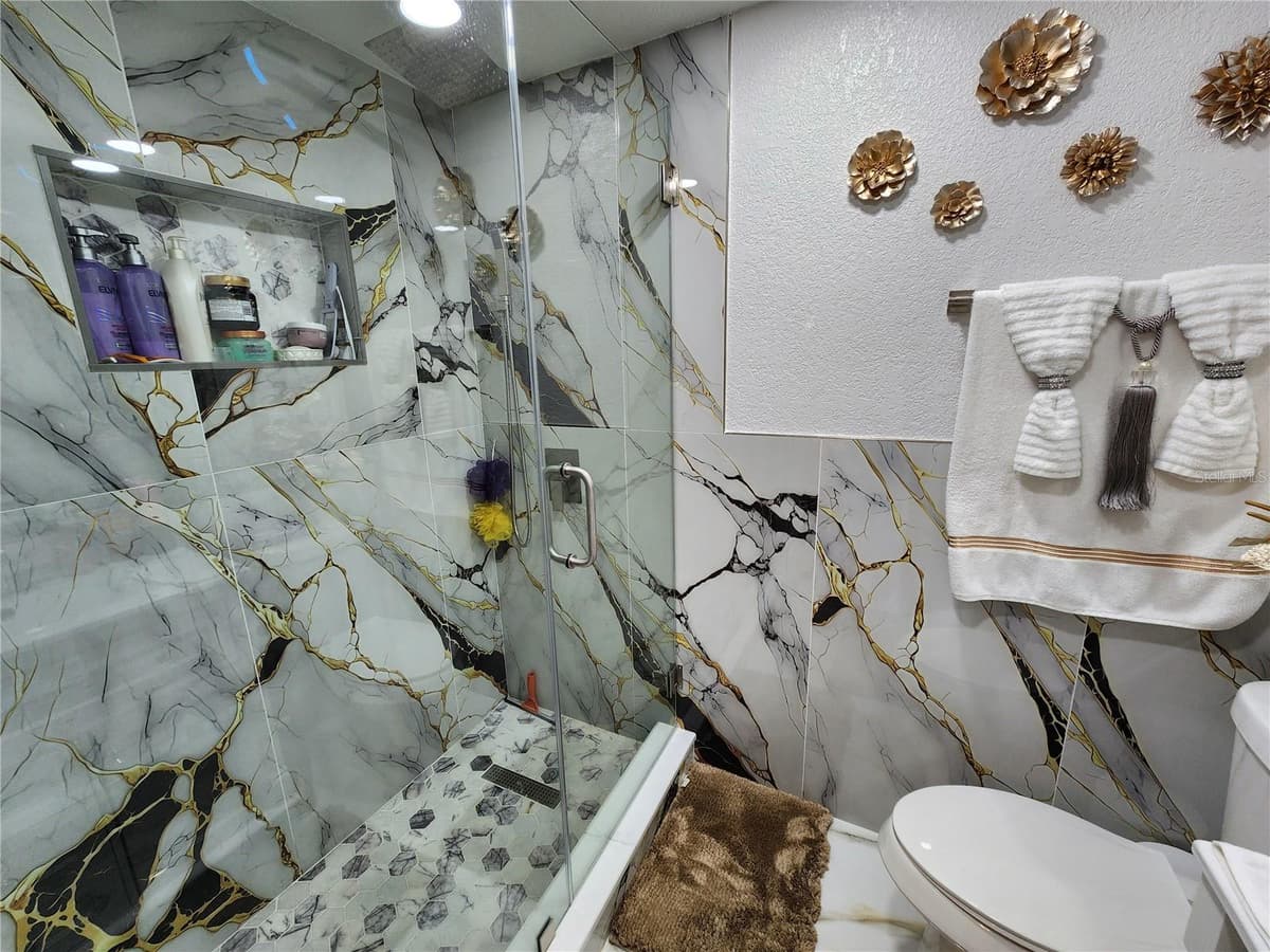 9404 HILLPORT COURT — photo 16 of 36