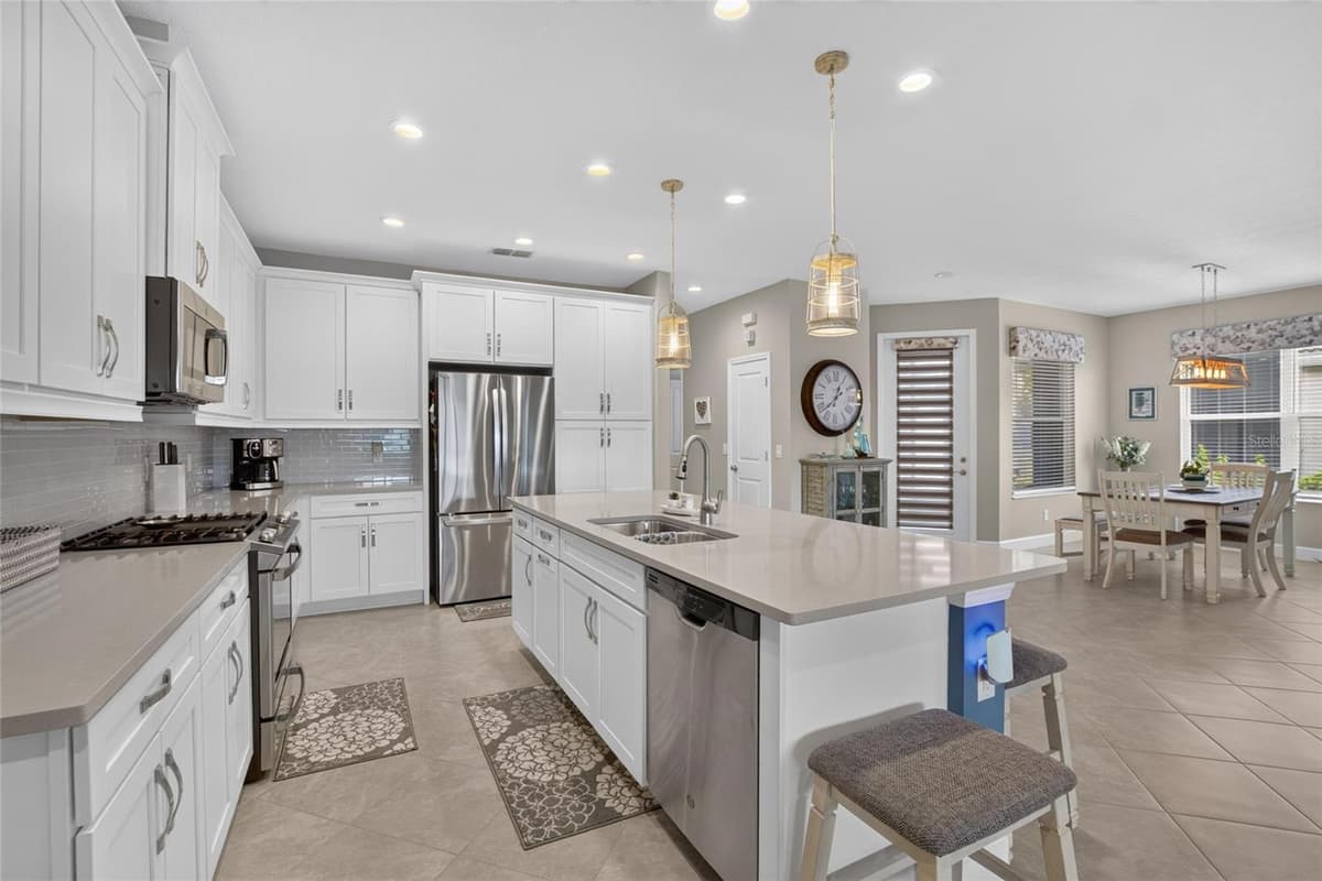 4740 AVILA LAKES DRIVE — photo 8 of 72