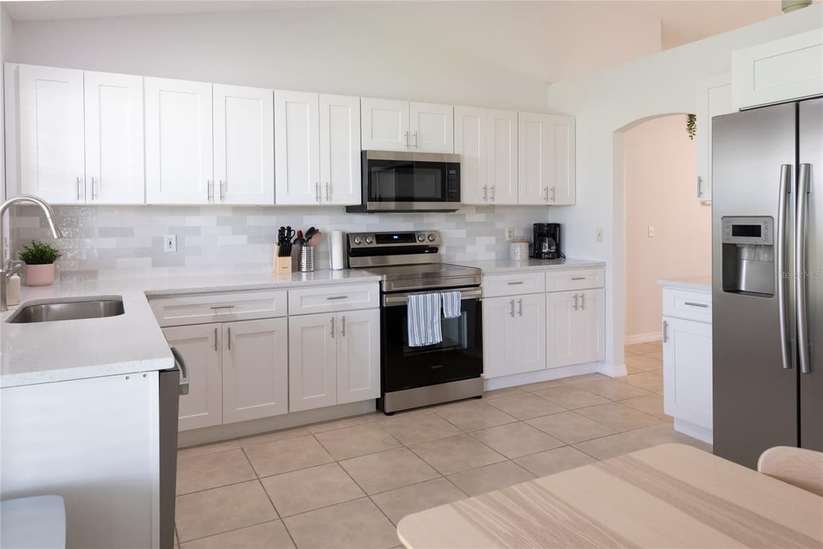 1085 INDIAN RIDGE TRL E — photo 4 of 29