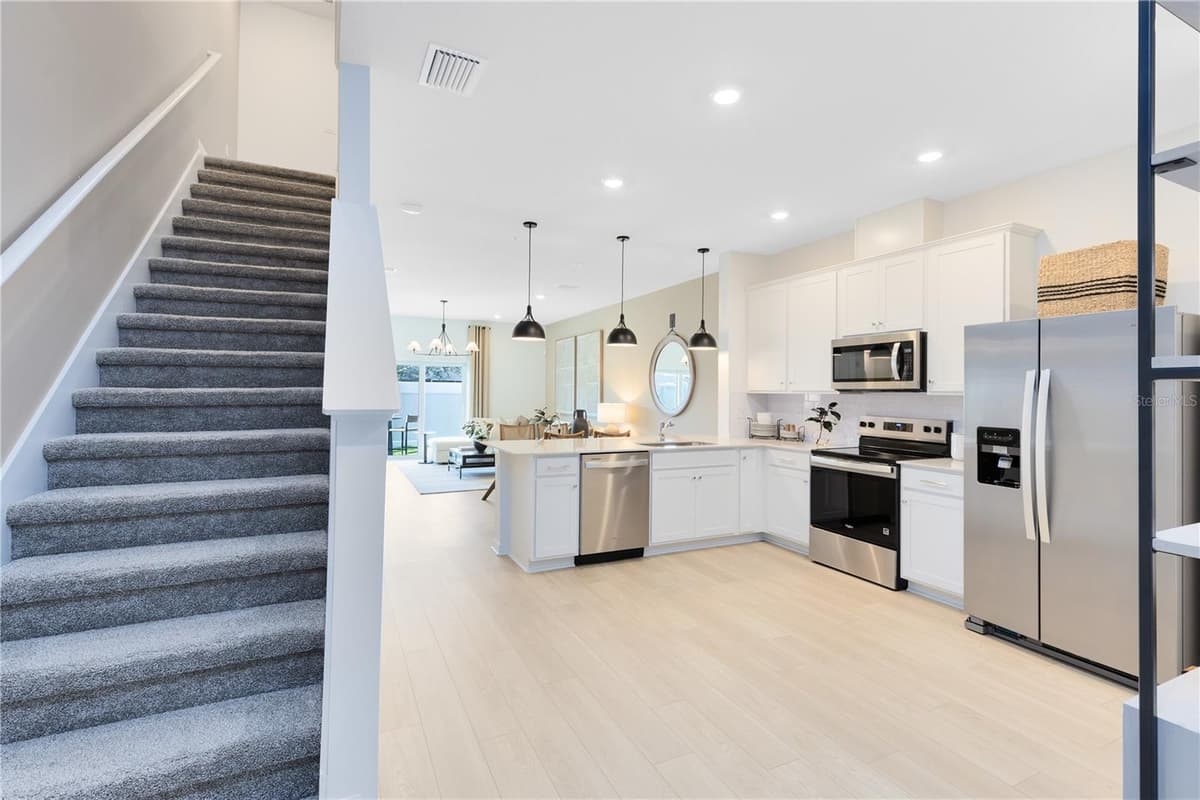 4405 JETTY LANE NE — photo 3 of 32