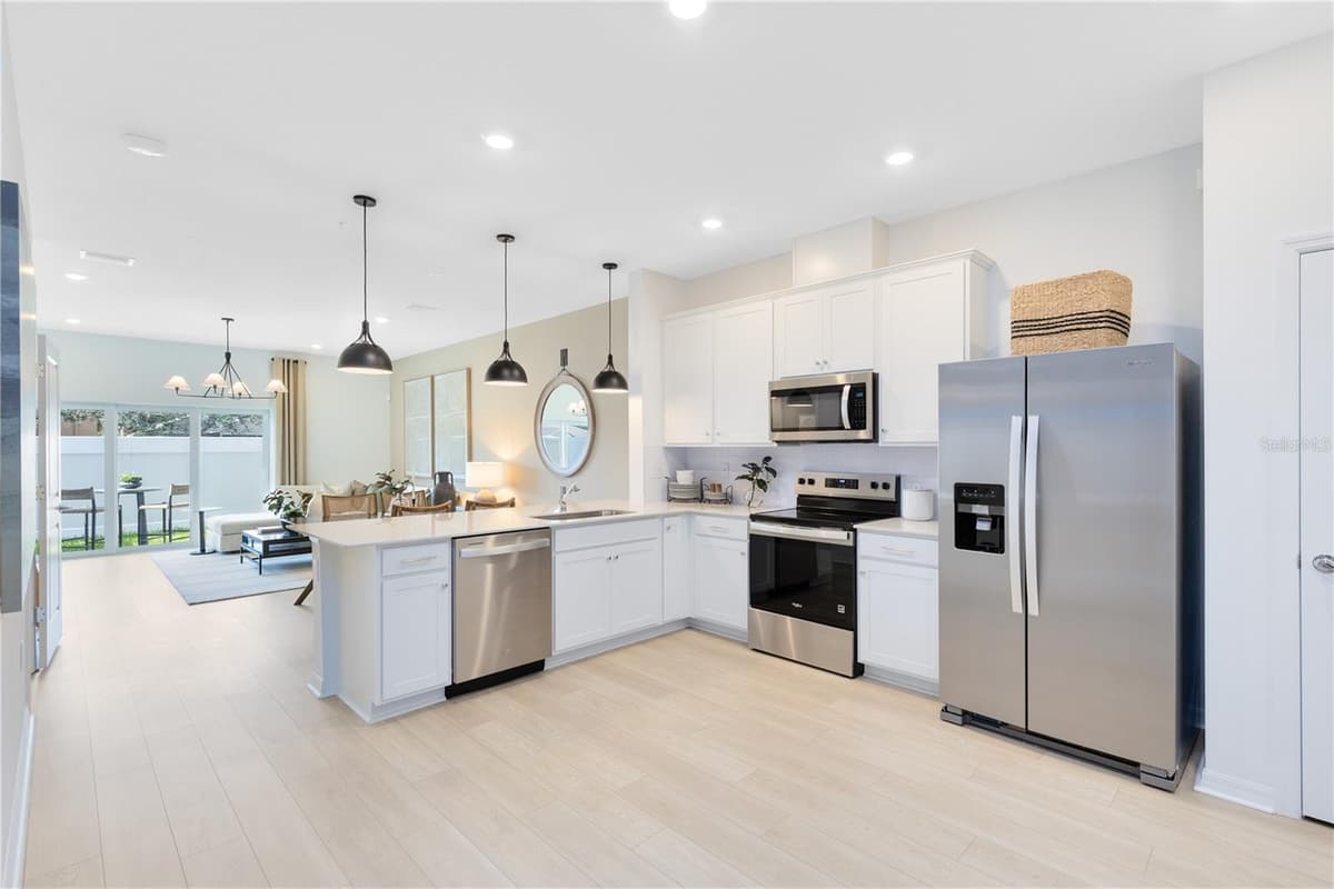 4405 JETTY LANE NE — photo 5 of 32