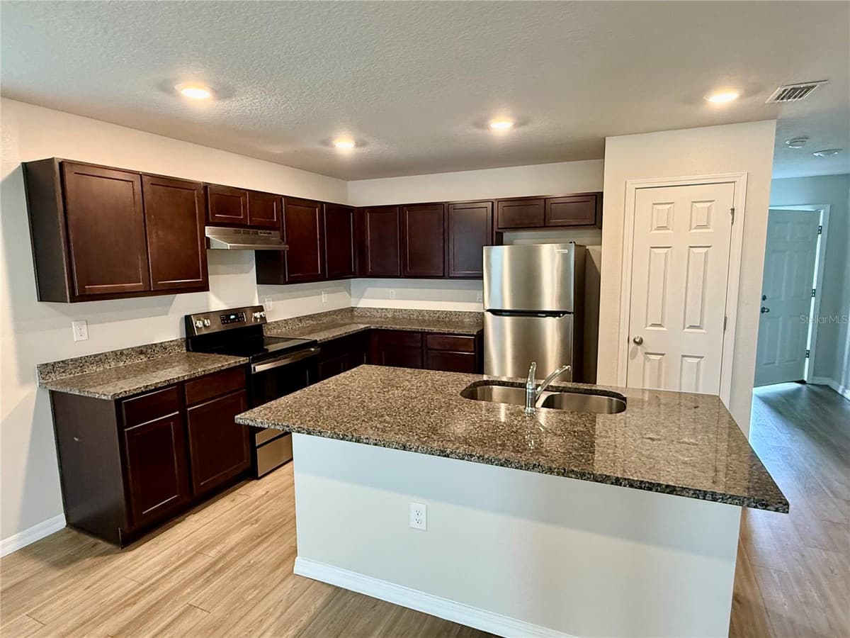 1127 GRAND CYPRESS COURT — photo 5 of 14