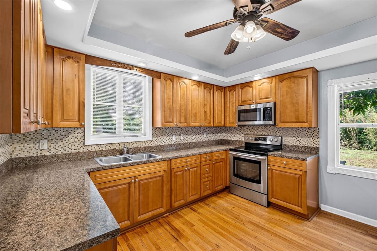 1203 CHELSEA STREET — photo 23 of 61