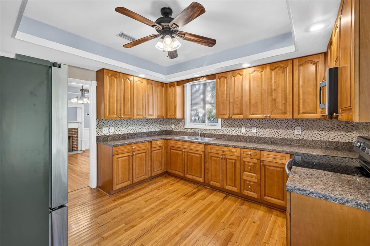 1203 CHELSEA STREET — photo 25 of 61