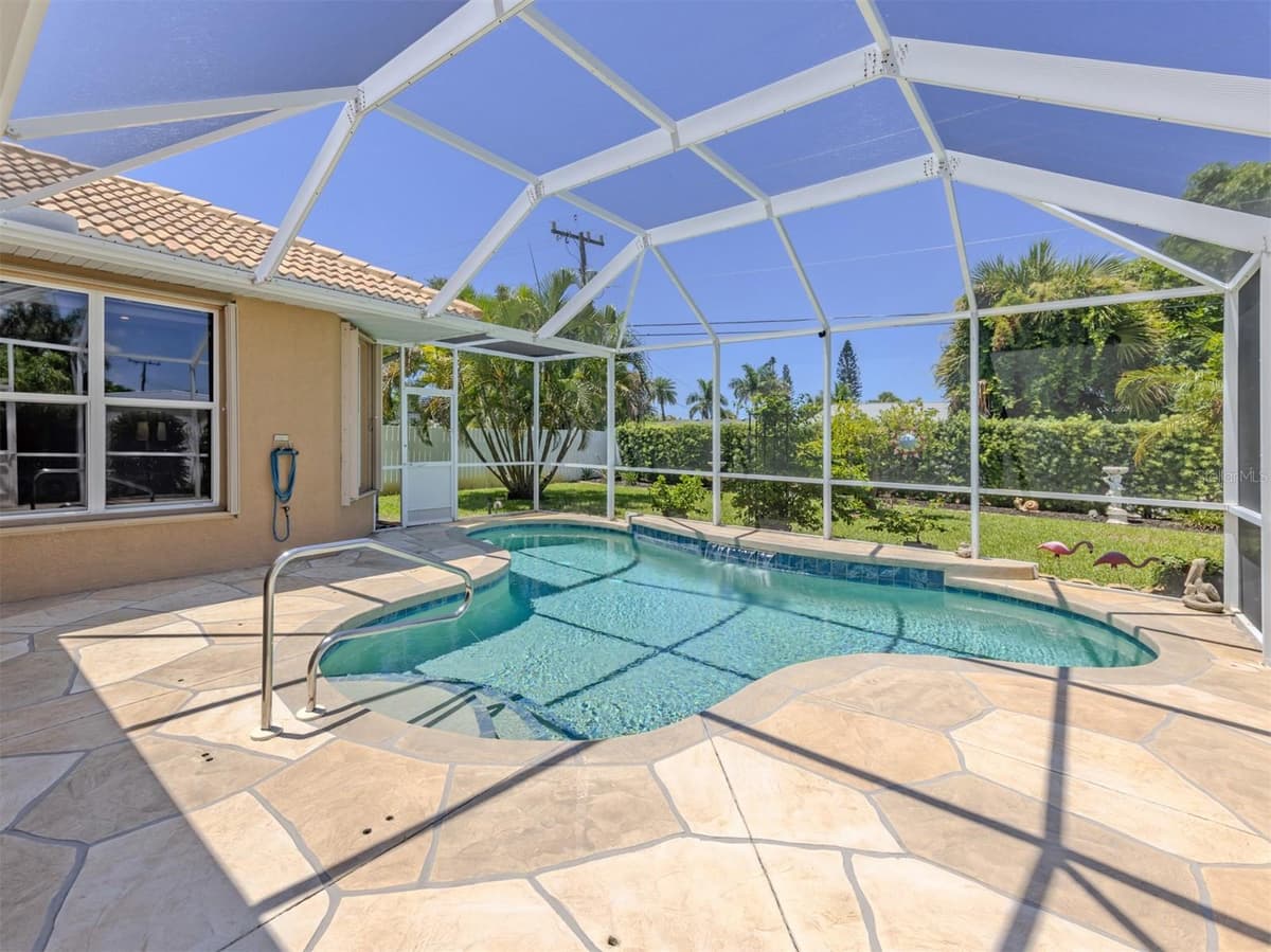 728 SERATA STREET — photo 2 of 52