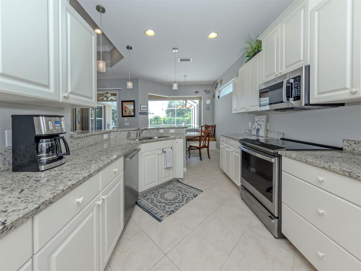 728 SERATA STREET — photo 17 of 52