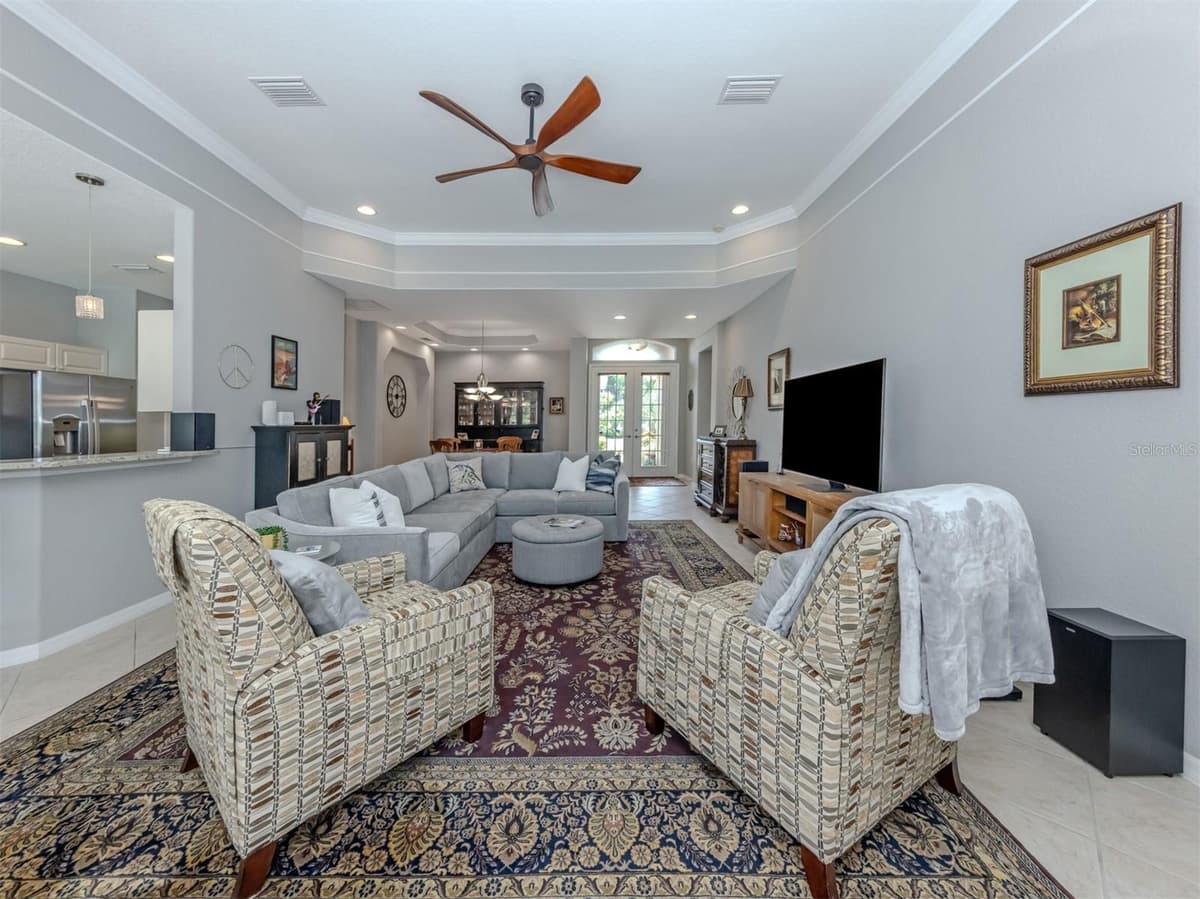 728 SERATA STREET — photo 4 of 52