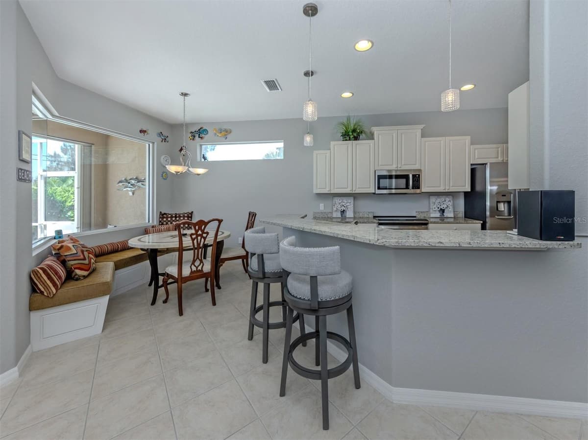 728 SERATA STREET — photo 11 of 52