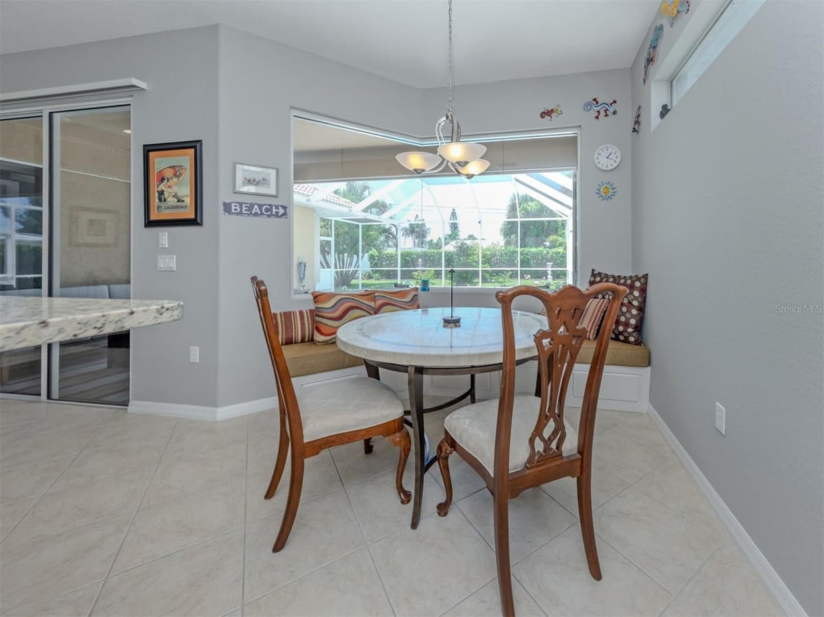 728 SERATA STREET — photo 14 of 52