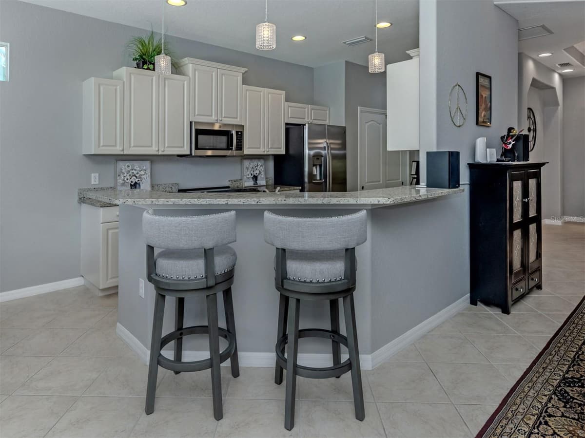 728 SERATA STREET — photo 12 of 52